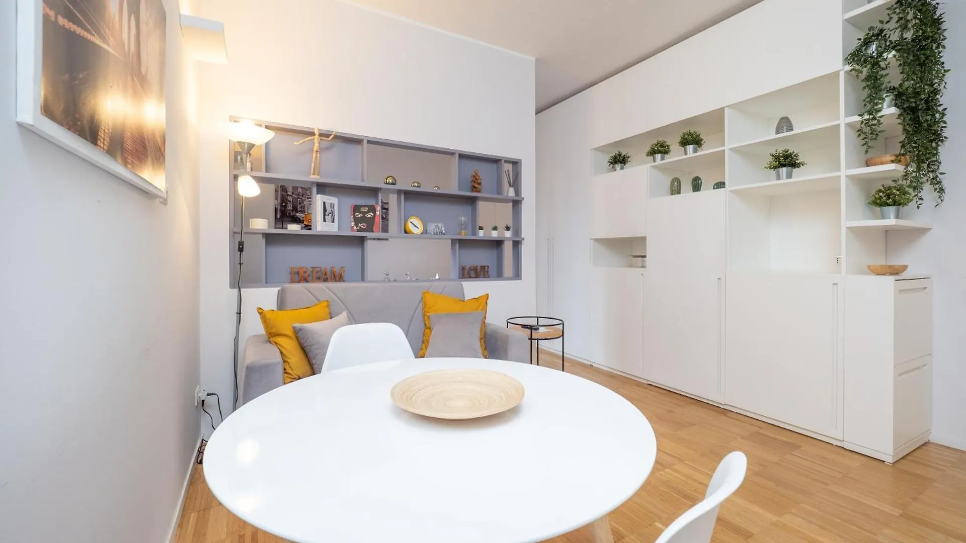 Keys Of Italy - Melloni 4 / Mustard Revolution Apartment Milan