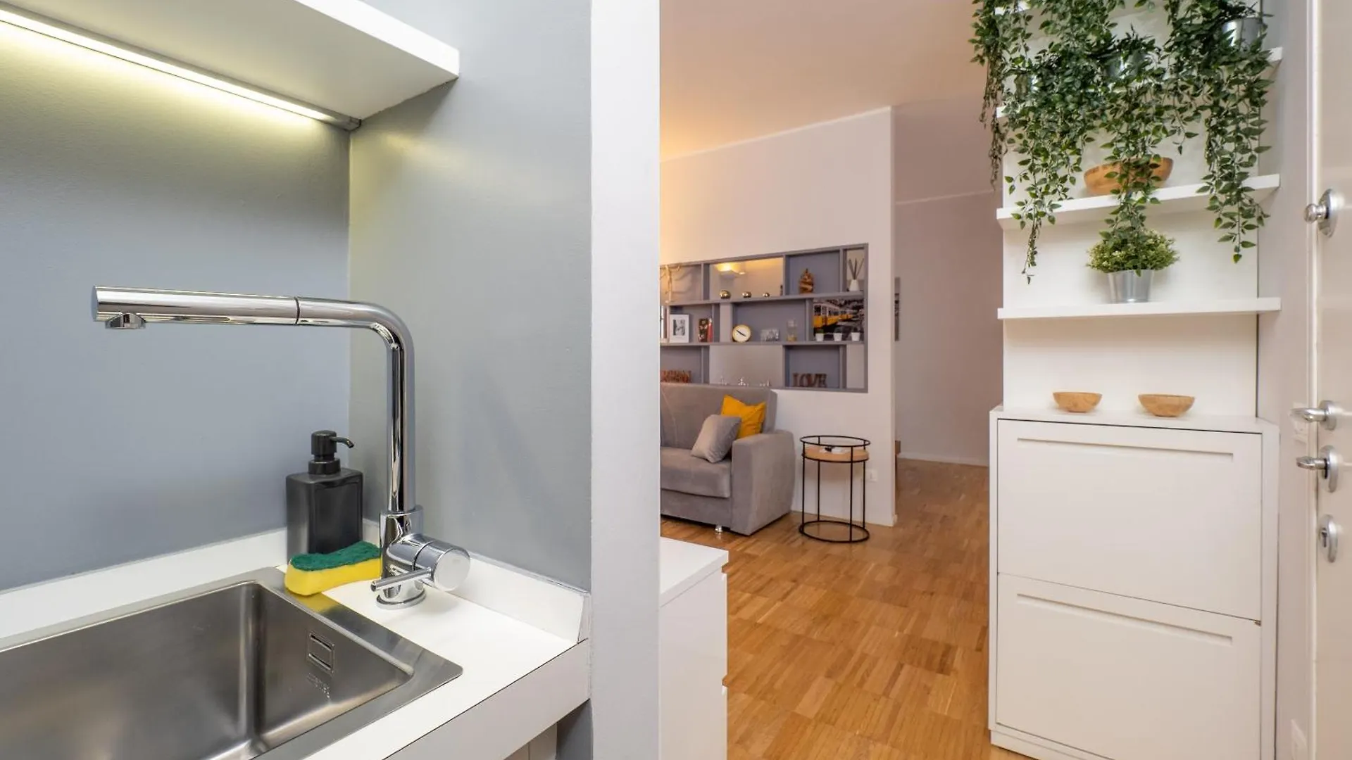 Keys Of Italy - Melloni 4 / Mustard Revolution Apartment Milan