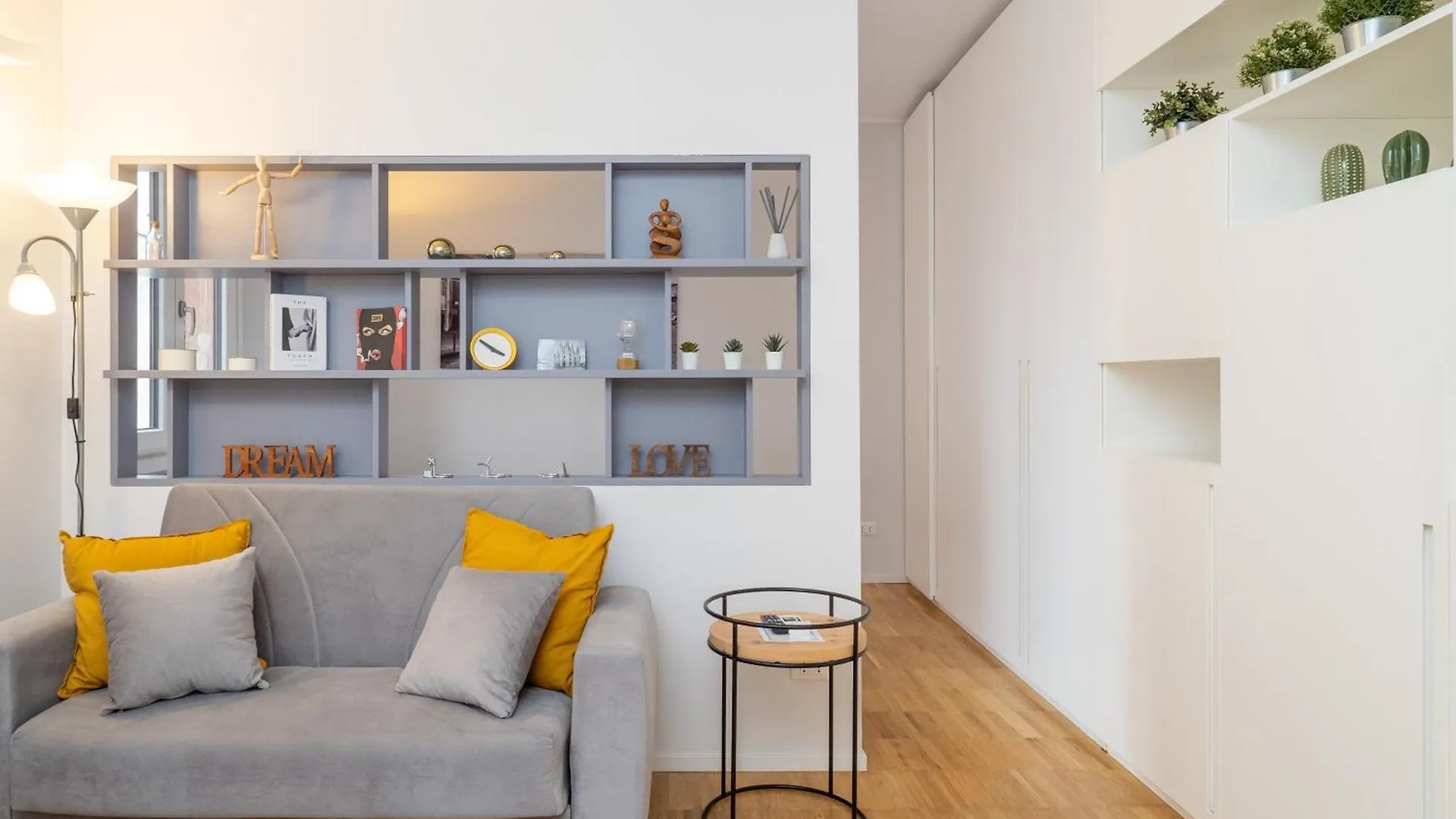 Keys Of Italy - Melloni 4 / Mustard Revolution Apartment Milan Italy