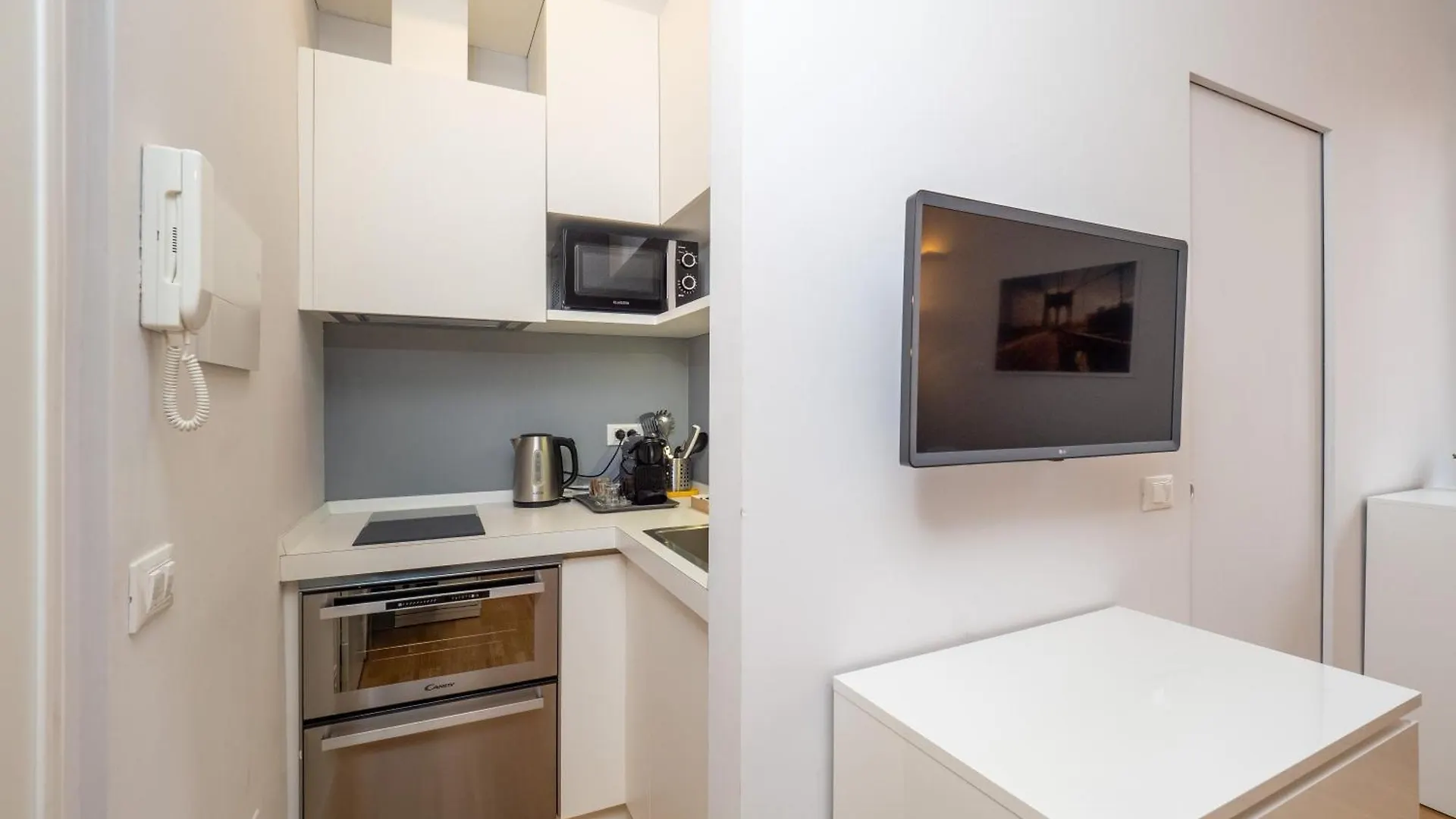 Keys Of Italy - Melloni 4 / Mustard Revolution Apartment Milan Italy