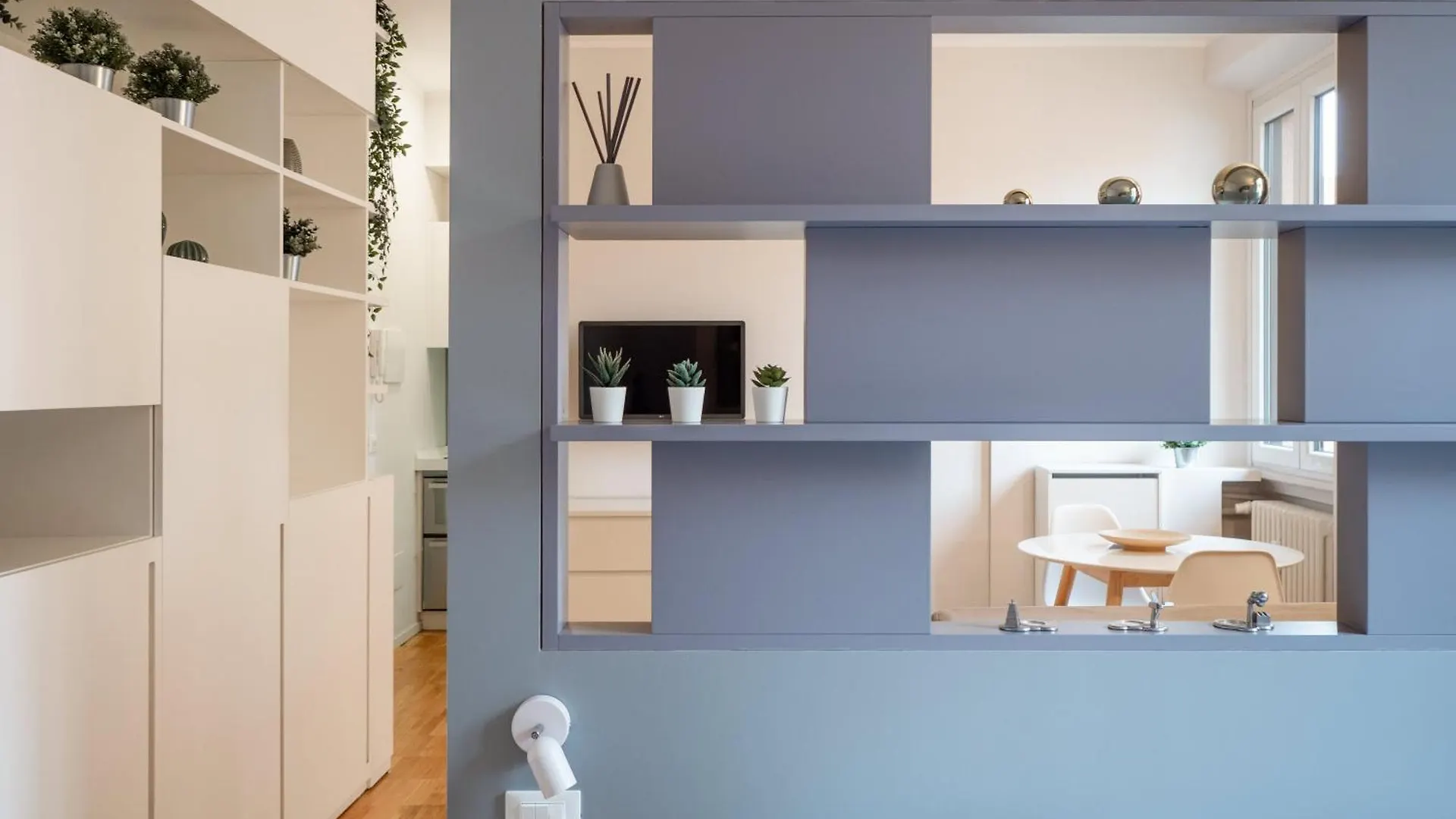 Keys Of Italy - Melloni 4 / Mustard Revolution Apartment Milan